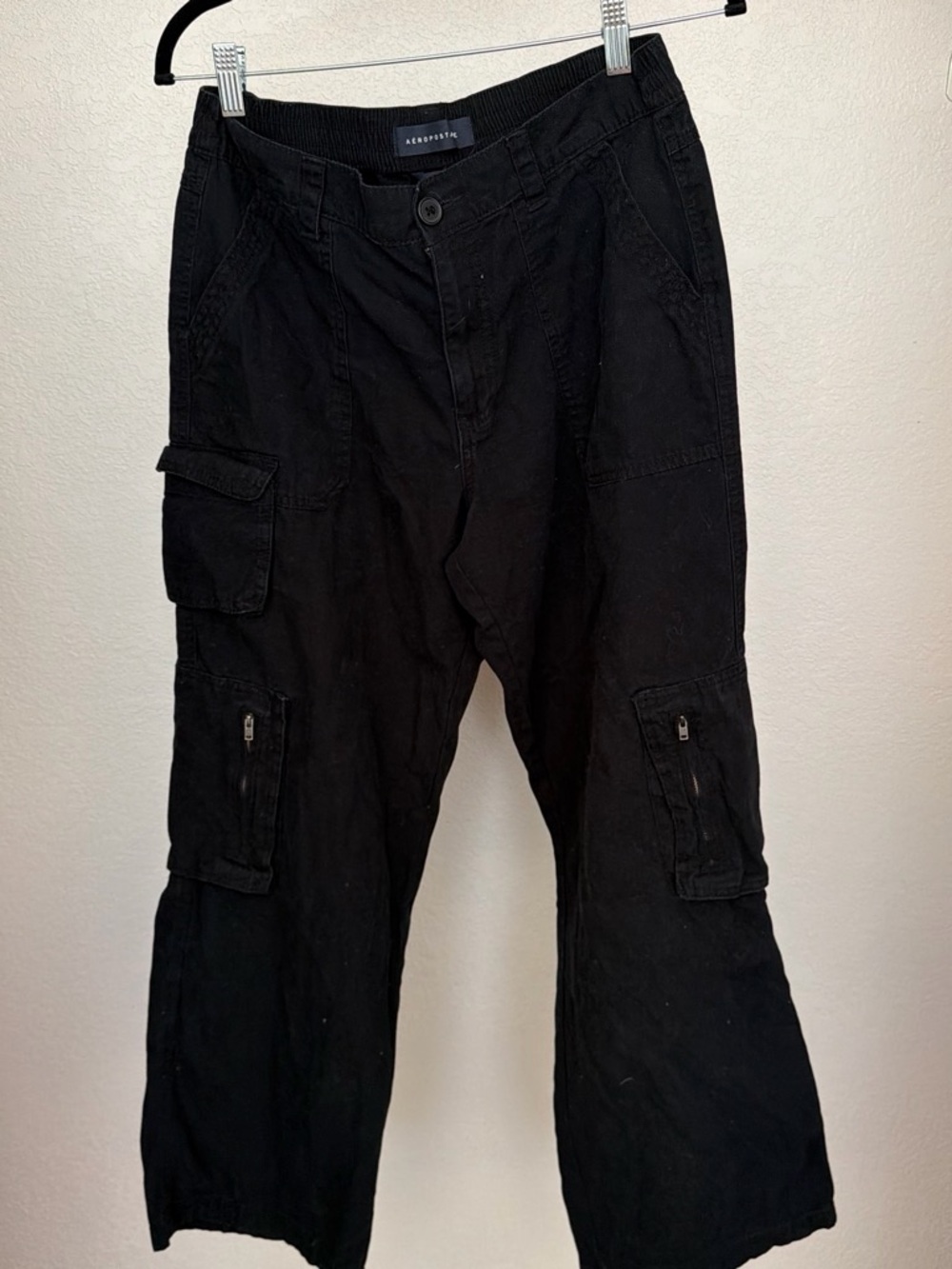 Aeropostale Black Men's Cargo Pants with Multiple Pockets